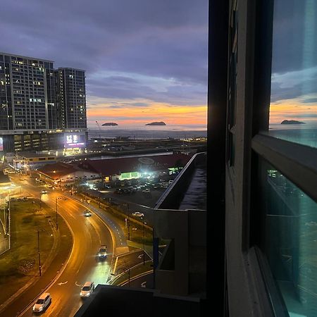 Botiza Suites At Jesselton Quay โกตาคินาบาลู ห้อง รูปภาพ