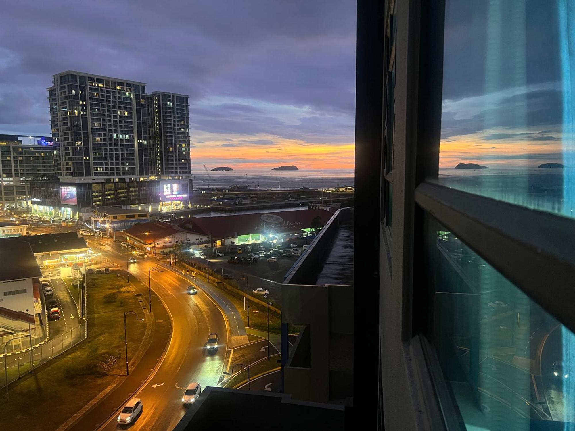 Botiza Suites At Jesselton Quay โกตาคินาบาลู ห้อง รูปภาพ